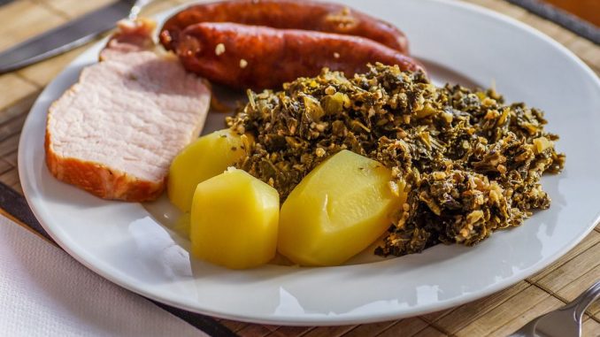 German Winter Comfort Food: Grünkohl mit Pinkel - German World